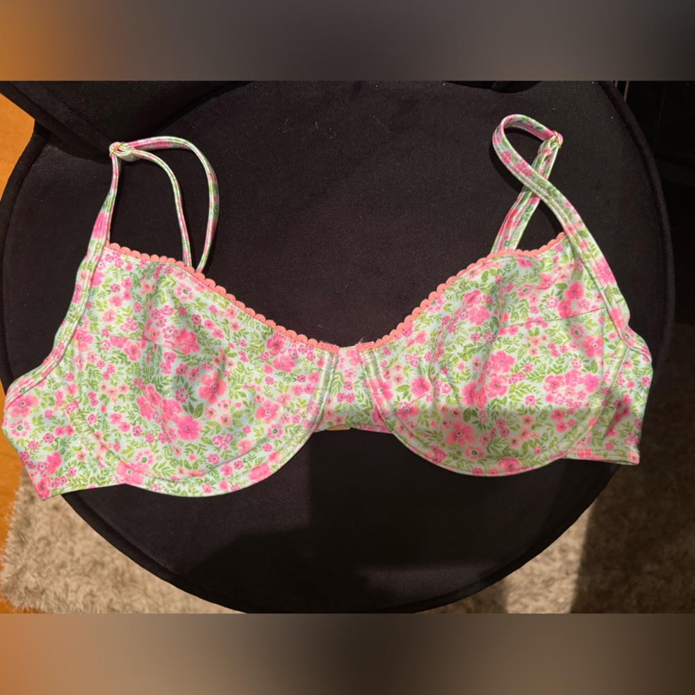 Kulani Kini. Top: large Bottoms: small. Will sell together or separately.